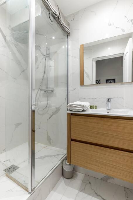 Grands Boulevards 22 : Appartement Cosy 1Br-4P Parigi Esterno foto